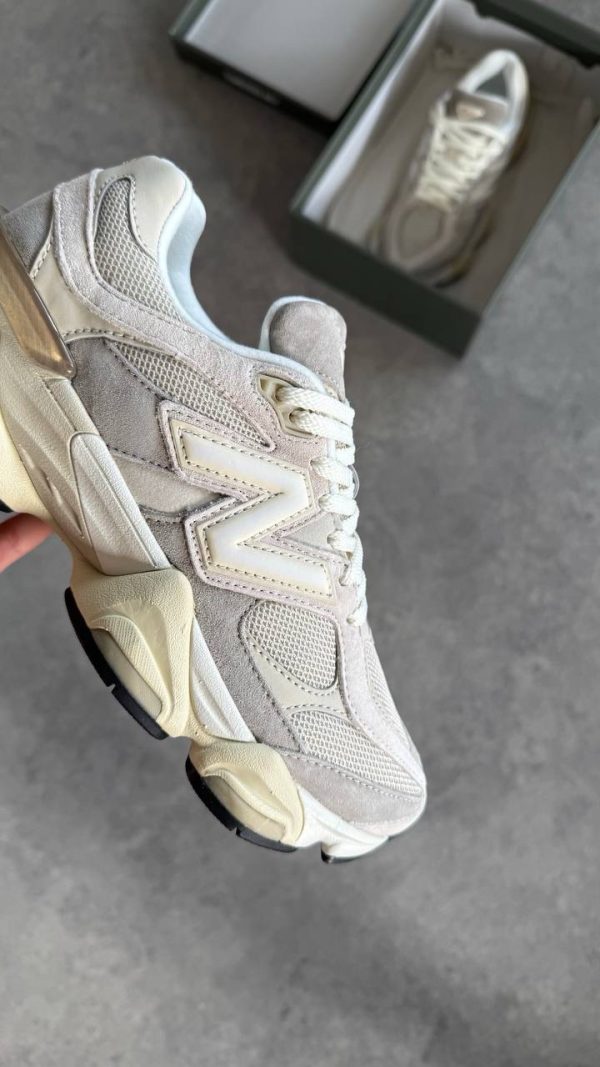 New Balance  9060 OatMeal