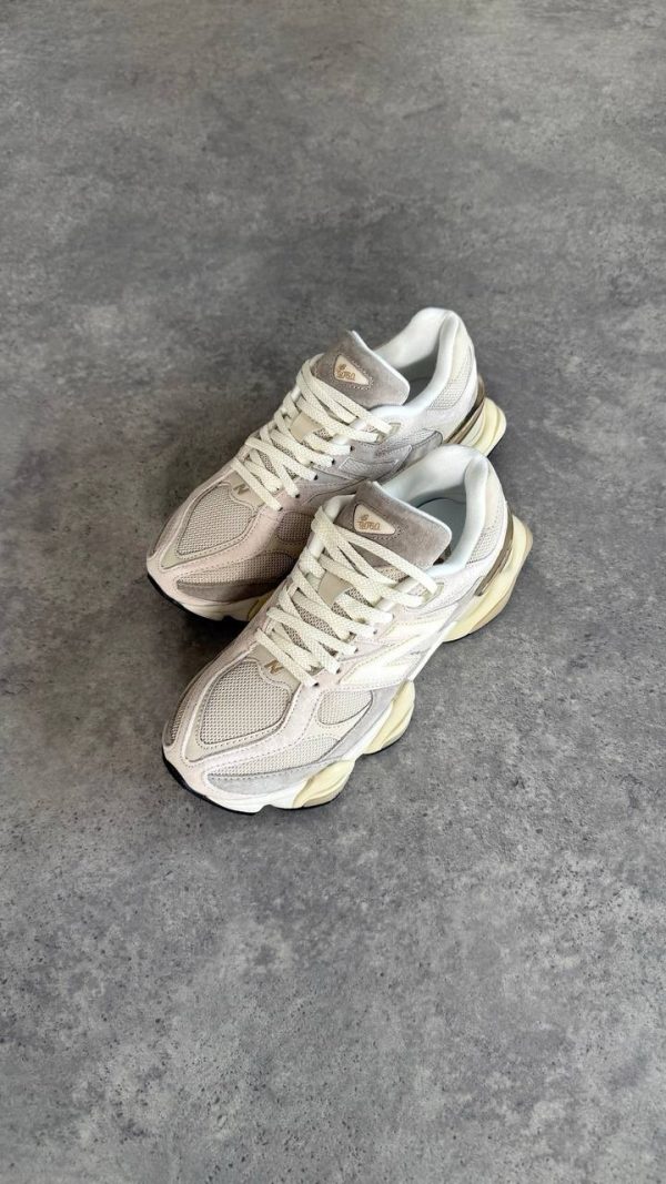 New Balance  9060 OatMeal