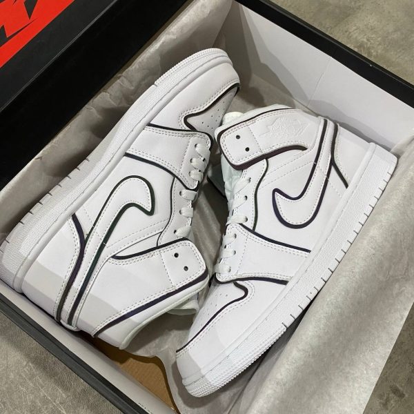 Air Jordan 1 Mid SE Iridescent Reflective