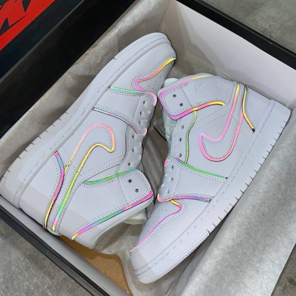 Air Jordan 1 Mid SE Iridescent Reflective