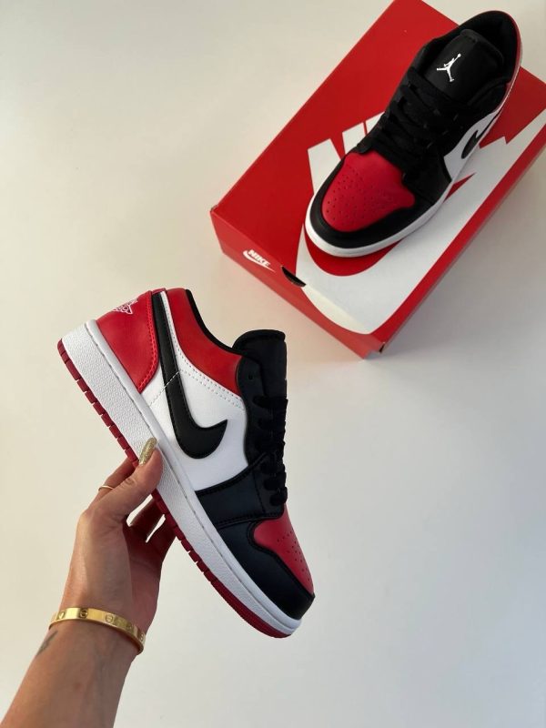 Nike Air Jordan 1 Low Bred Toe