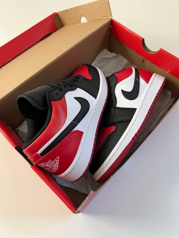 Nike Air Jordan 1 Low Bred Toe
