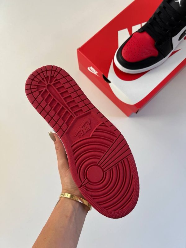 Nike Air Jordan 1 Low Bred Toe