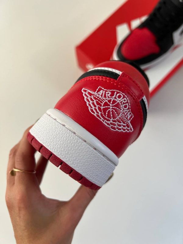 Nike Air Jordan 1 Low Bred Toe
