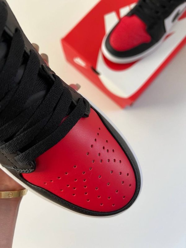 Nike Air Jordan 1 Low Bred Toe