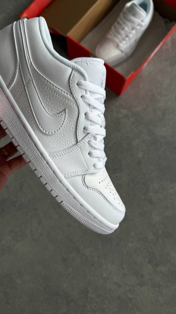 Air Jordan 1 Low "Triple White"