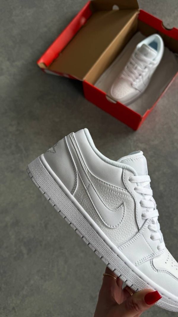 Air Jordan 1 Low "Triple White"