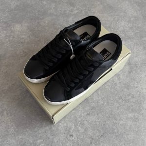 GOLDEN GOOSE