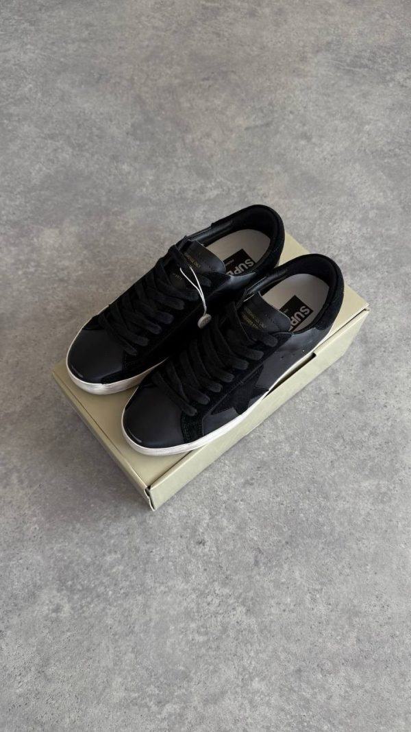 GOLDEN GOOSE
