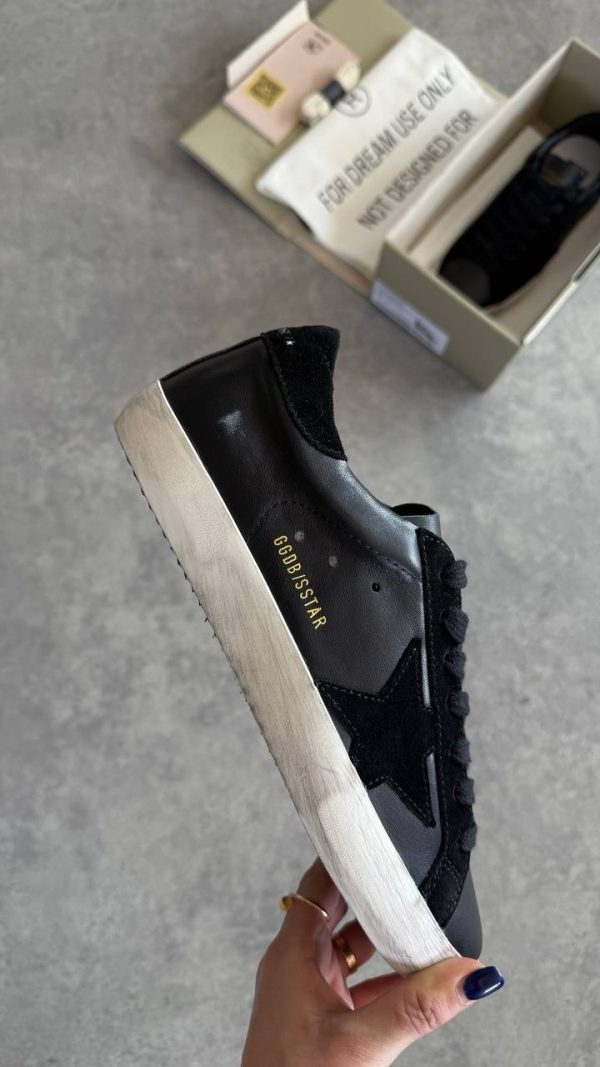 GOLDEN GOOSE