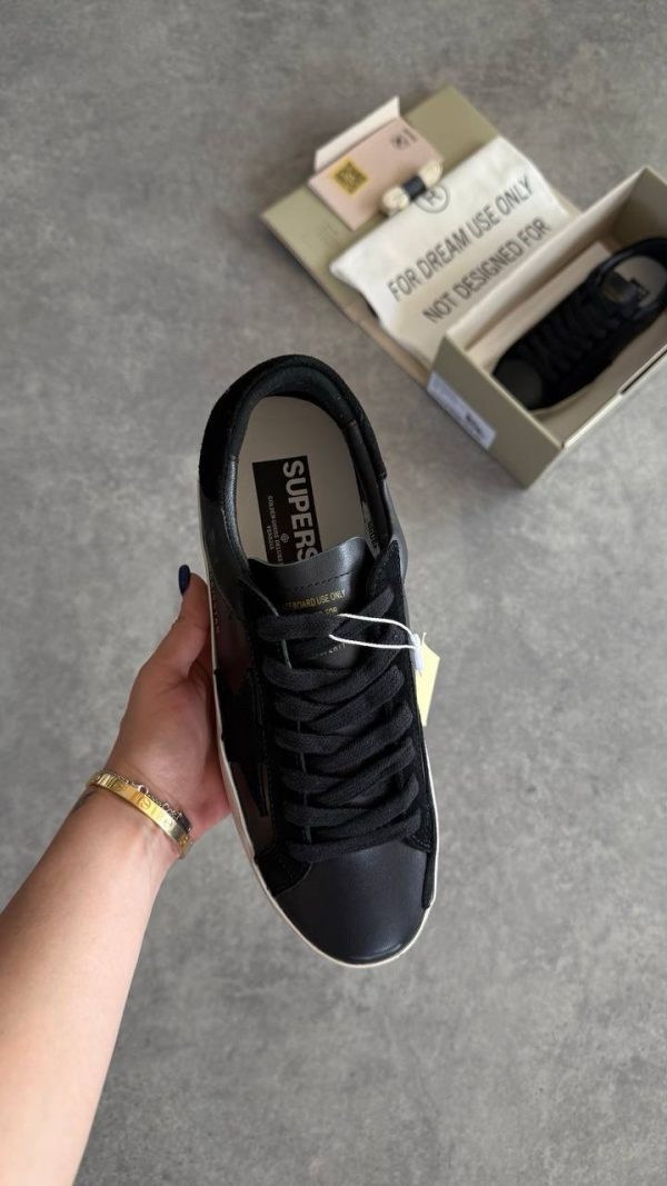 GOLDEN GOOSE