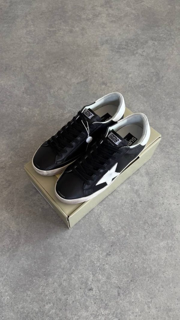 GOLDEN GOOSE
