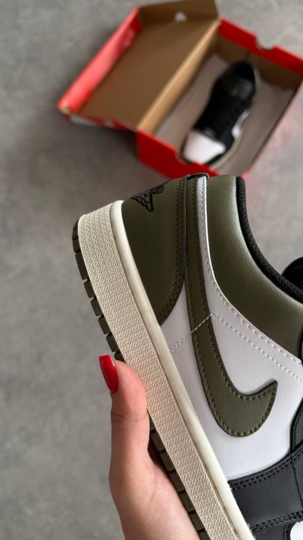 Air Jordan 1 Low  'black toe medium olive'