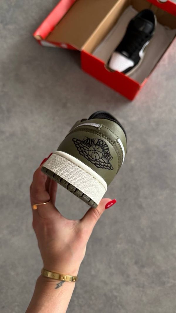 Air Jordan 1 Low  'black toe medium olive'