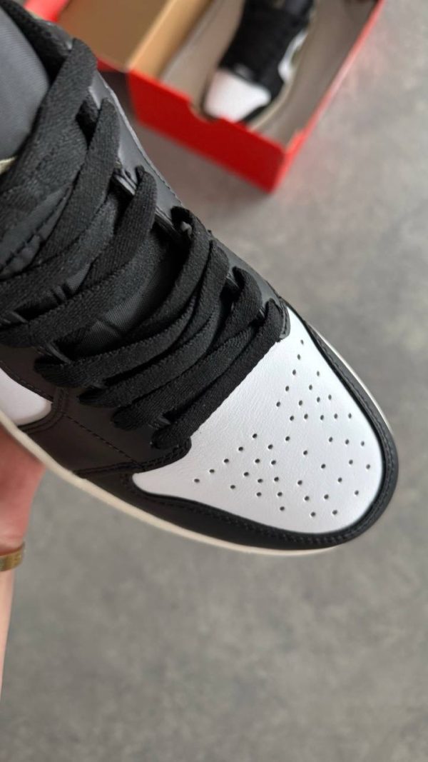 Air Jordan 1 Low  'black toe medium olive'