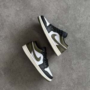Air Jordan 1 Low  'black toe medium olive'